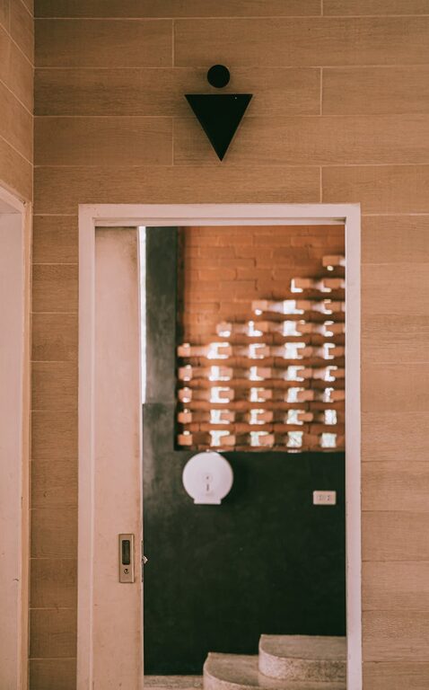 How to Create a Minimalist Bathroom Setup: Simple and Stylish Ideas